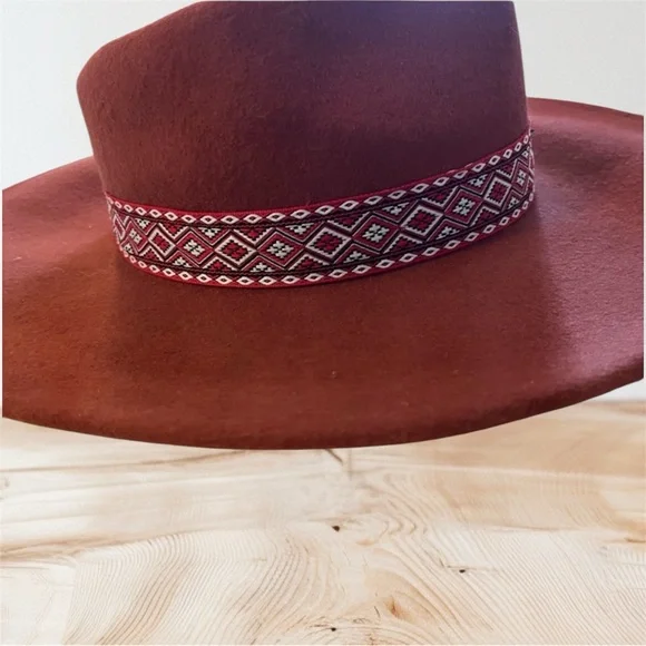 Universal Thread Rust Hat with Patterned Band - Picture 2 of 7